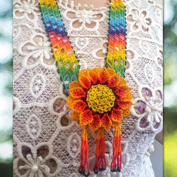 ✿ Beaded Handmade Rainbow 3D Flower Necklace - Picture 3 of 5